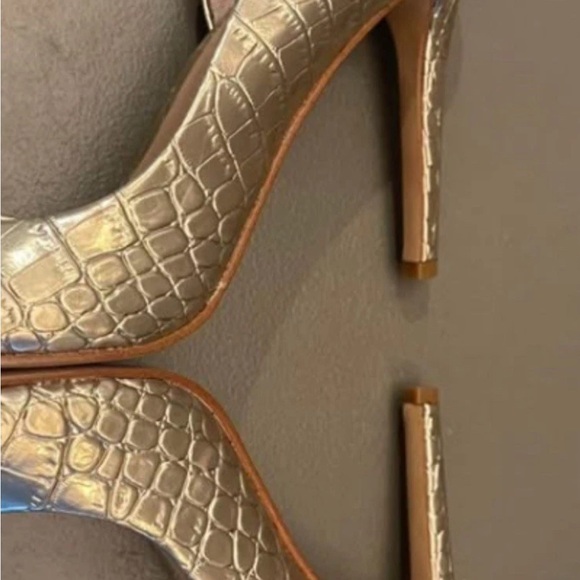 INC International Concepts Kenjay d’Orsay Stiletto Gold Croc-Embossed Women’s 8M - Picture 3 of 13